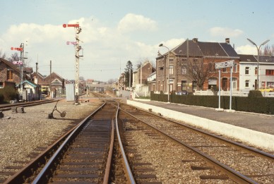 Courcelles-Centre - TH 84-4243 (3).jpg